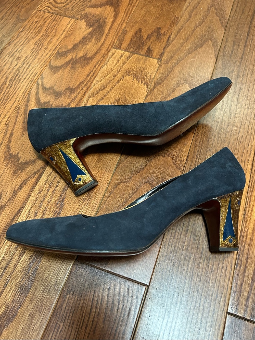 Vintage Andrew Geller Women's Navy Suede Pumps with Art Deco Gold Heel Size 8.5